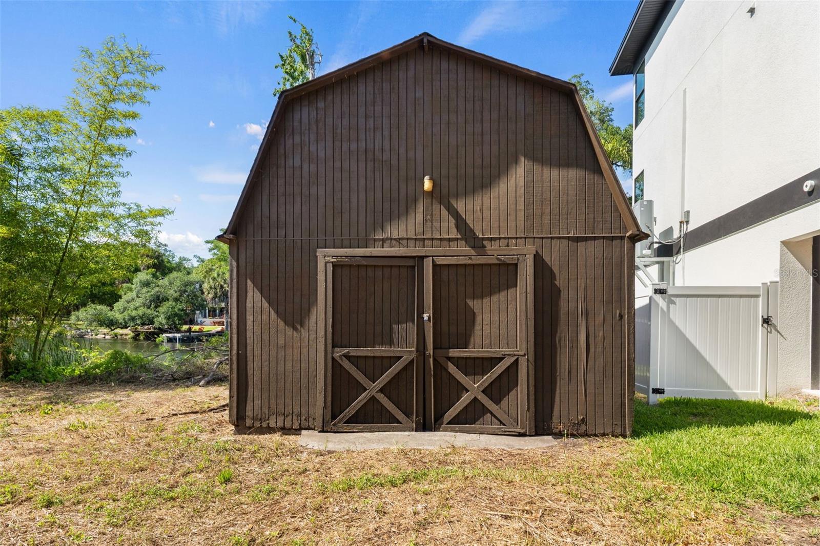 Image 3 of 15 For 323 Hanlon Street