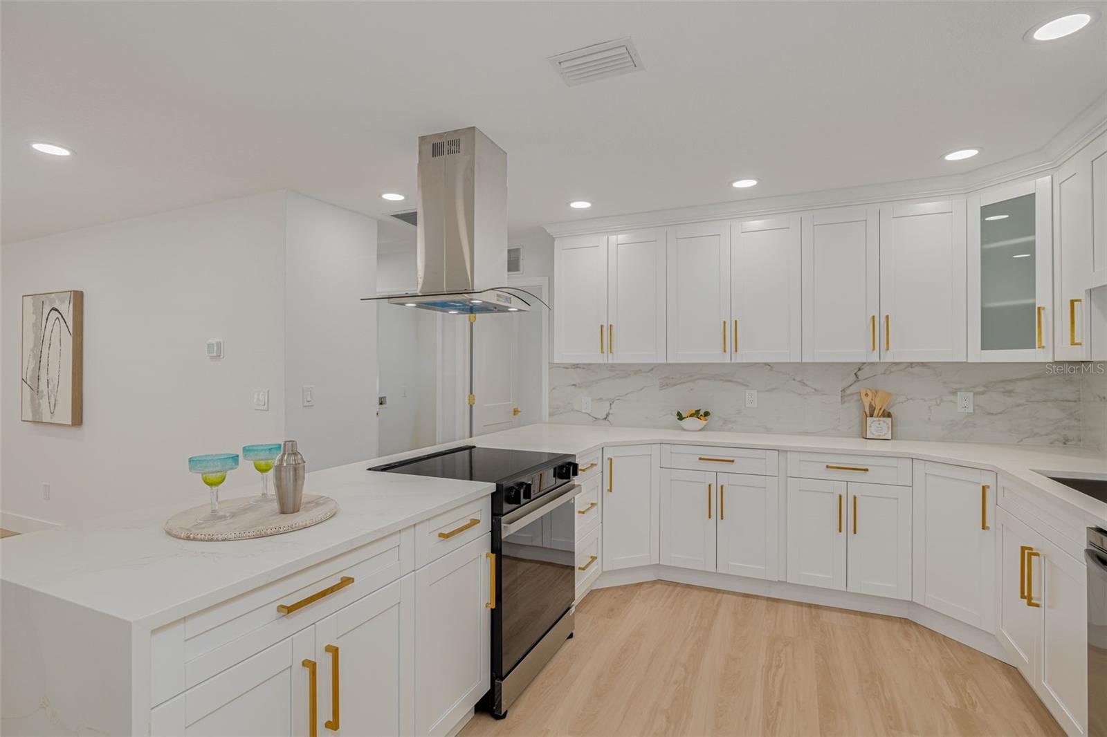 Image 10 of 33 For 11785 108th Avenue N