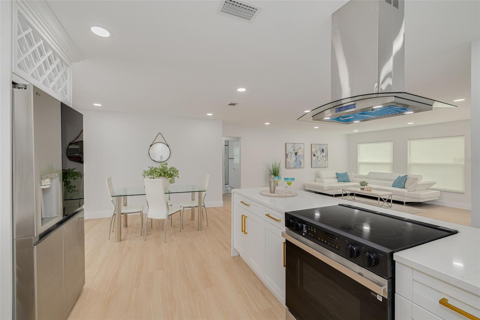 Image 11 of 33 For 11785 108th Avenue N