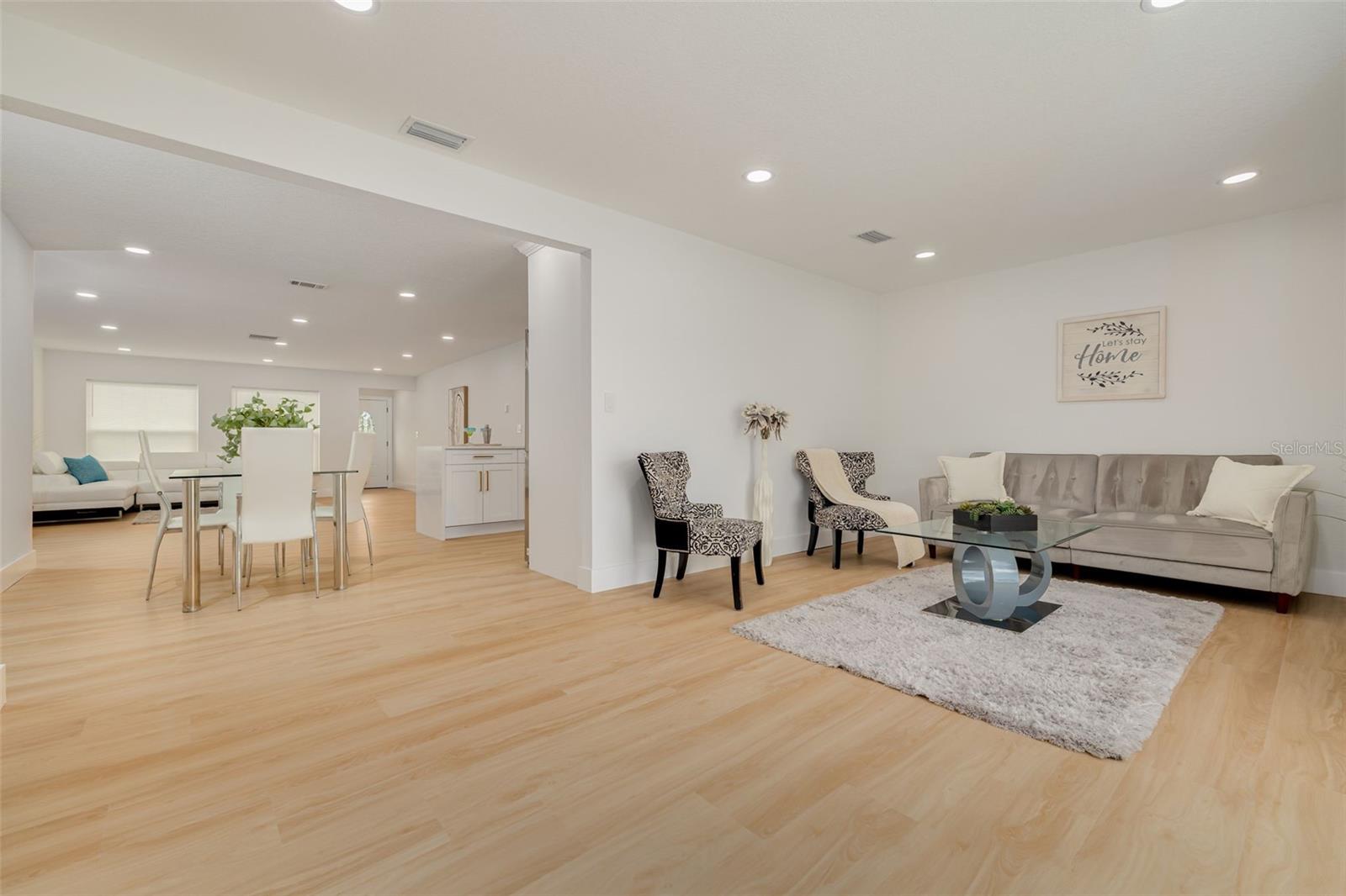 Image 13 of 33 For 11785 108th Avenue N