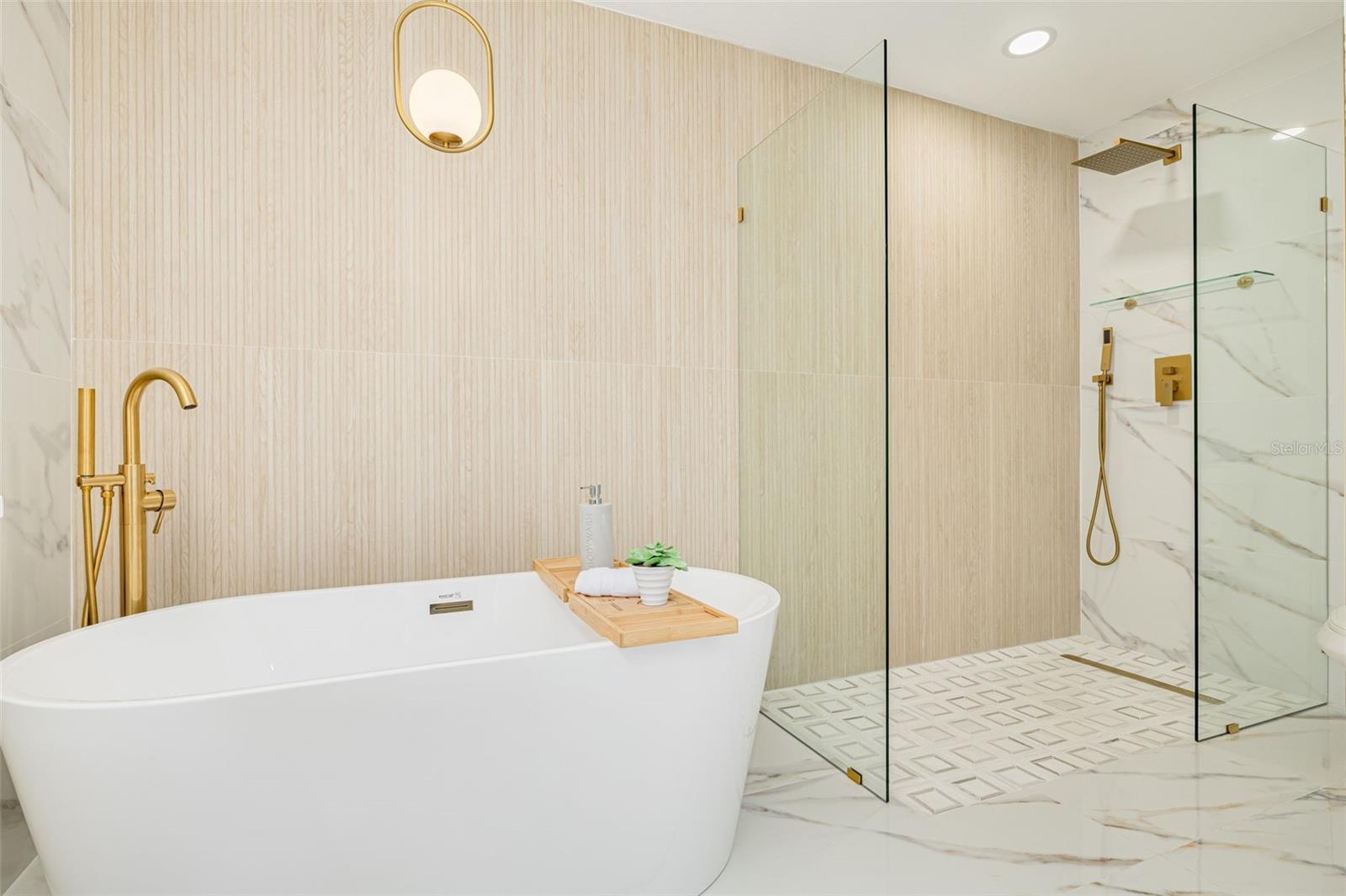 Image 18 of 33 For 11785 108th Avenue N