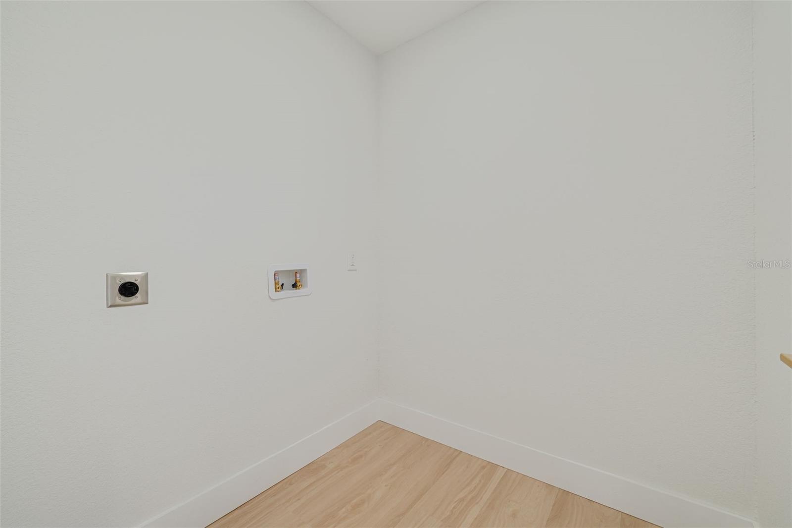 Image 25 of 33 For 11785 108th Avenue N