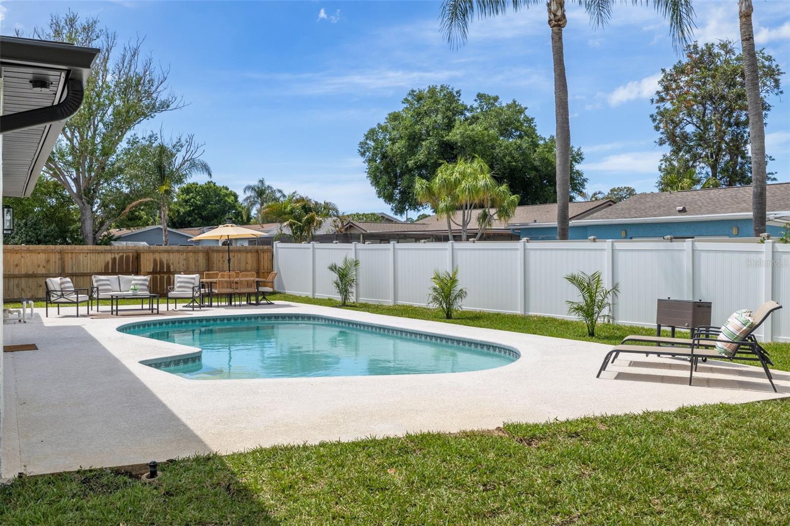 Image 26 of 33 For 11785 108th Avenue N