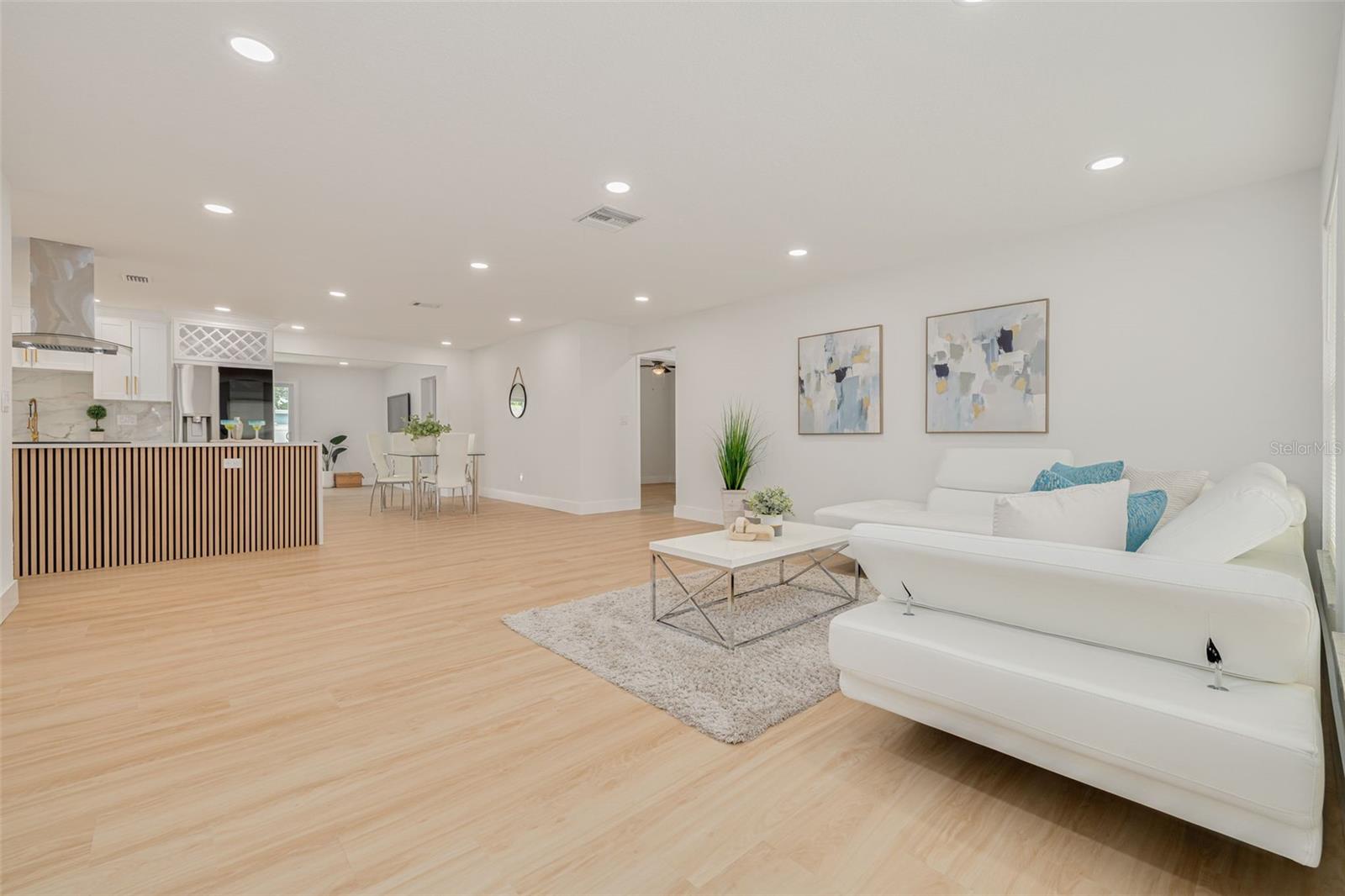 Image 6 of 33 For 11785 108th Avenue N