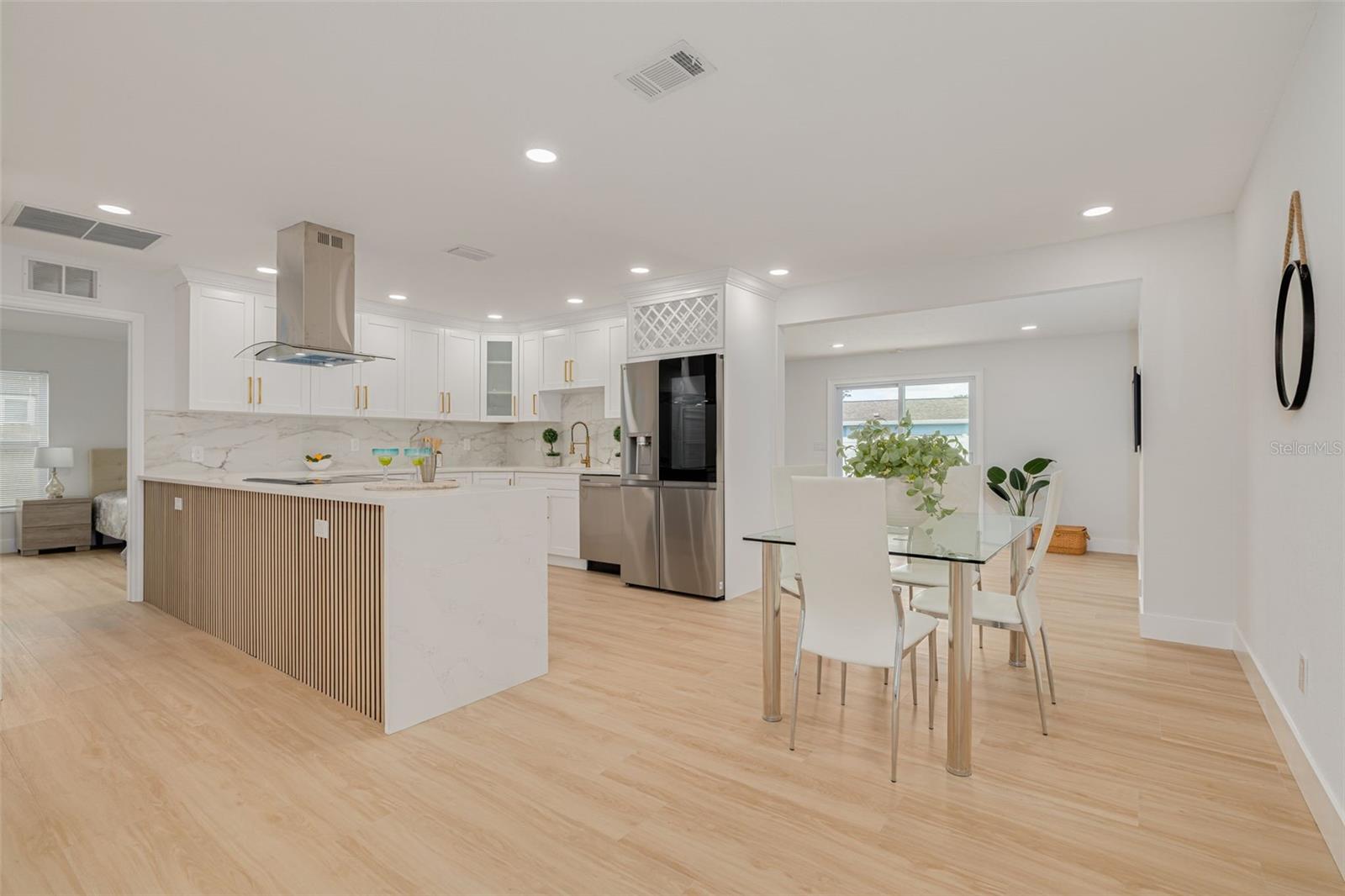 Image 7 of 33 For 11785 108th Avenue N