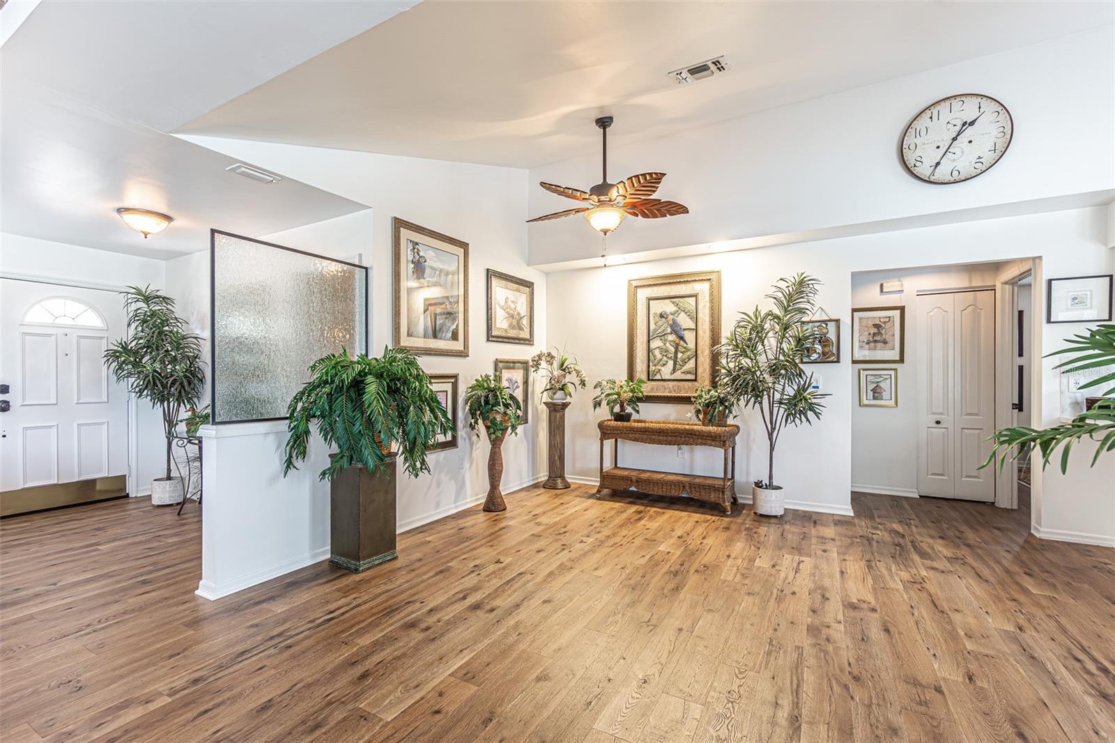 Image 18 of 61 For 6132 Silver Oaks Drive
