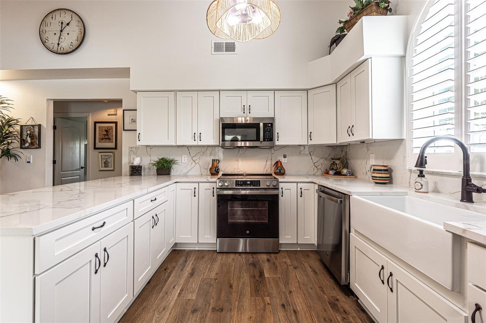 Image 4 of 61 For 6132 Silver Oaks Drive