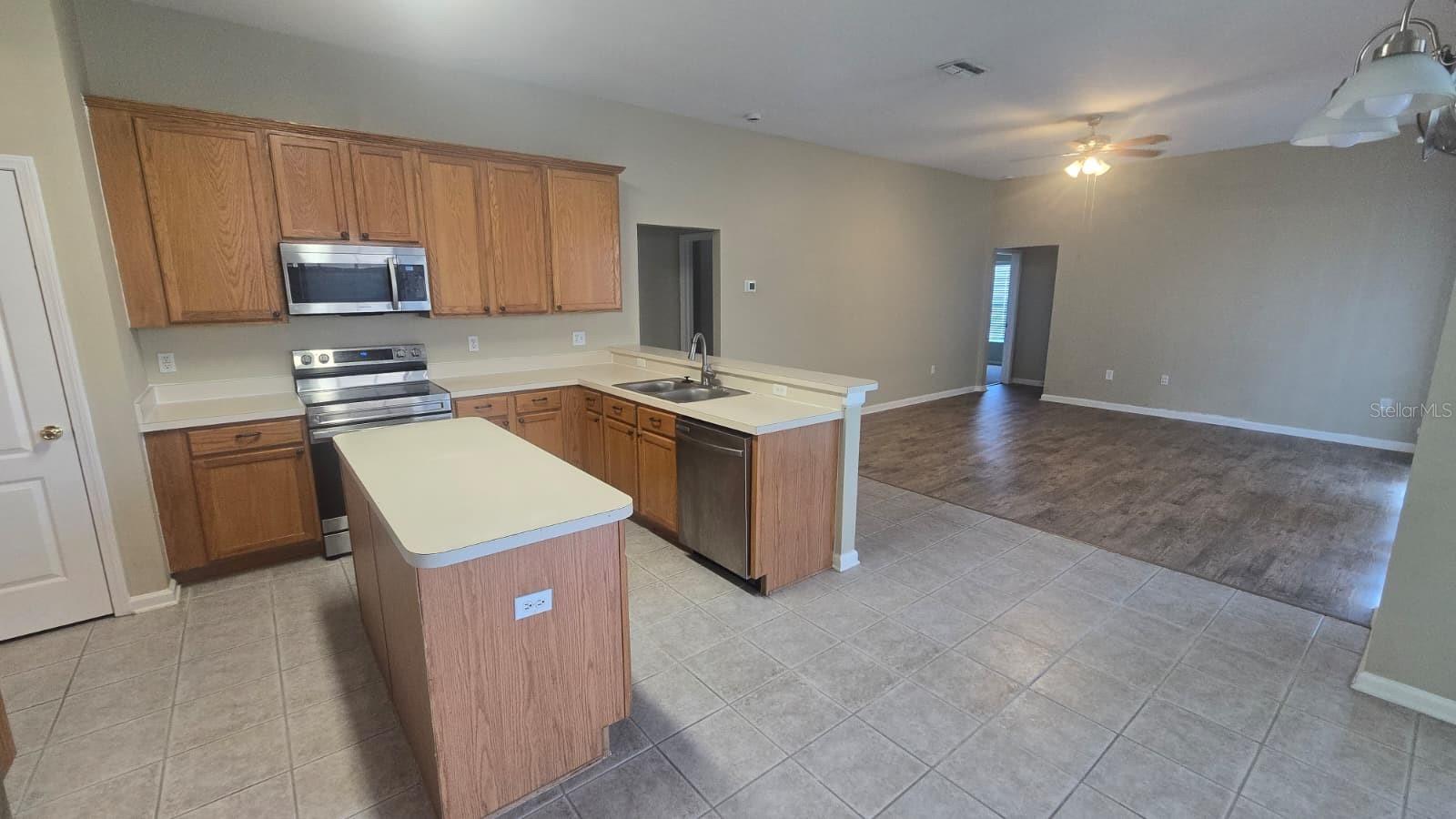 Image 8 of 21 For 25837 Risen Star Drive