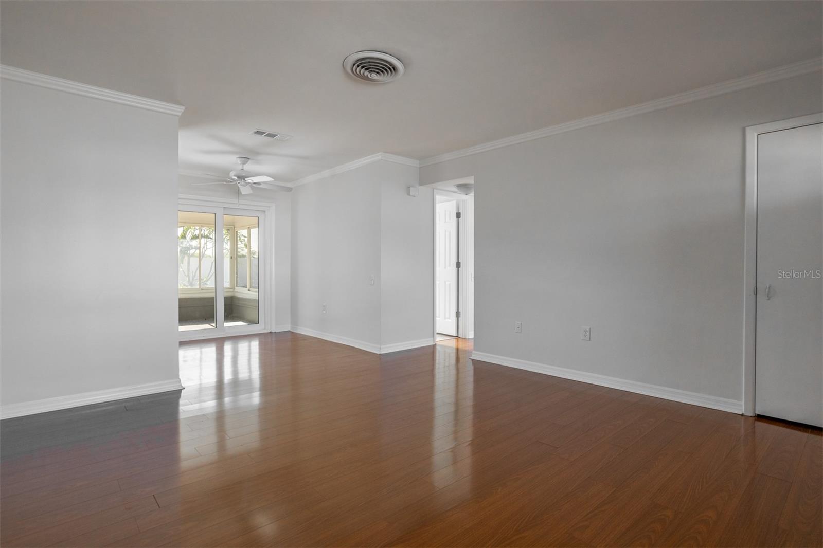 Image 14 of 25 For 9317 Crestview Street