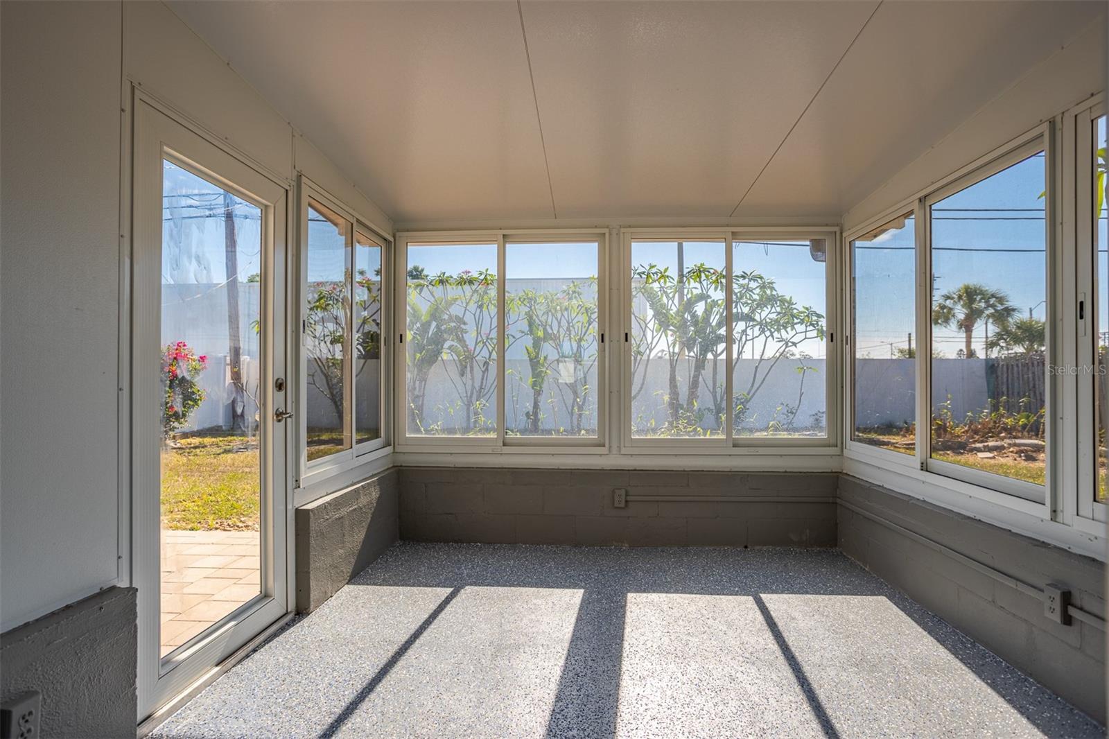 Image 17 of 25 For 9317 Crestview Street