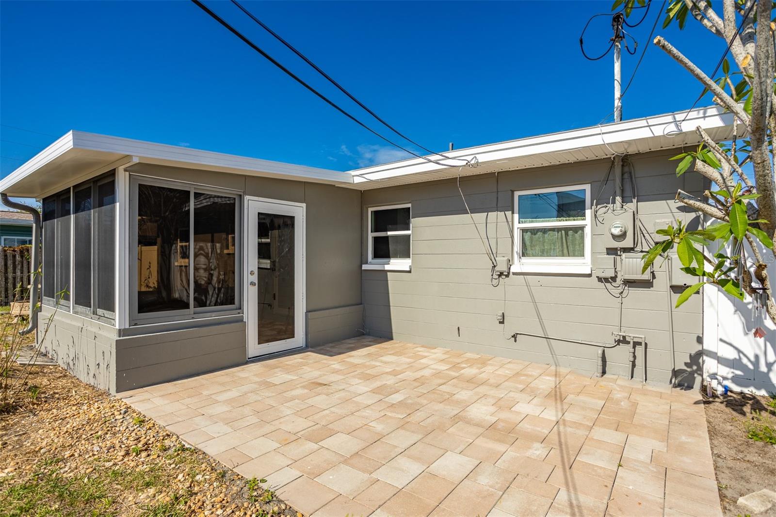 Image 19 of 25 For 9317 Crestview Street