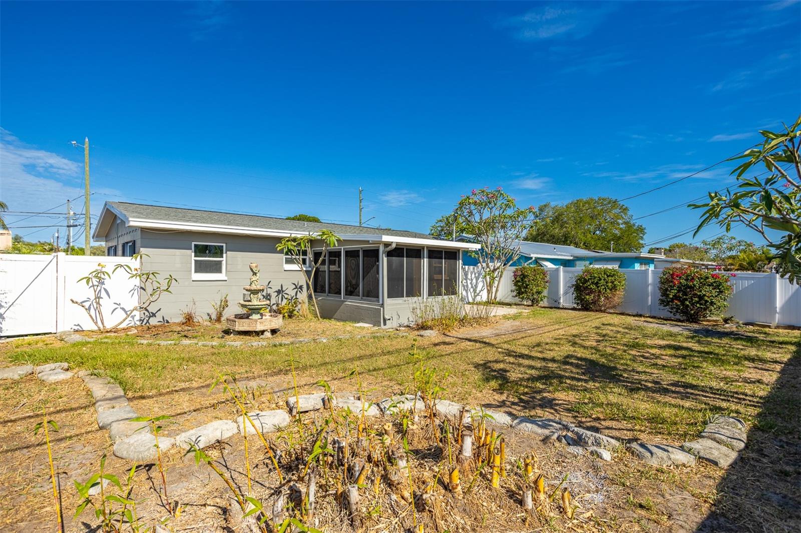 Image 21 of 25 For 9317 Crestview Street