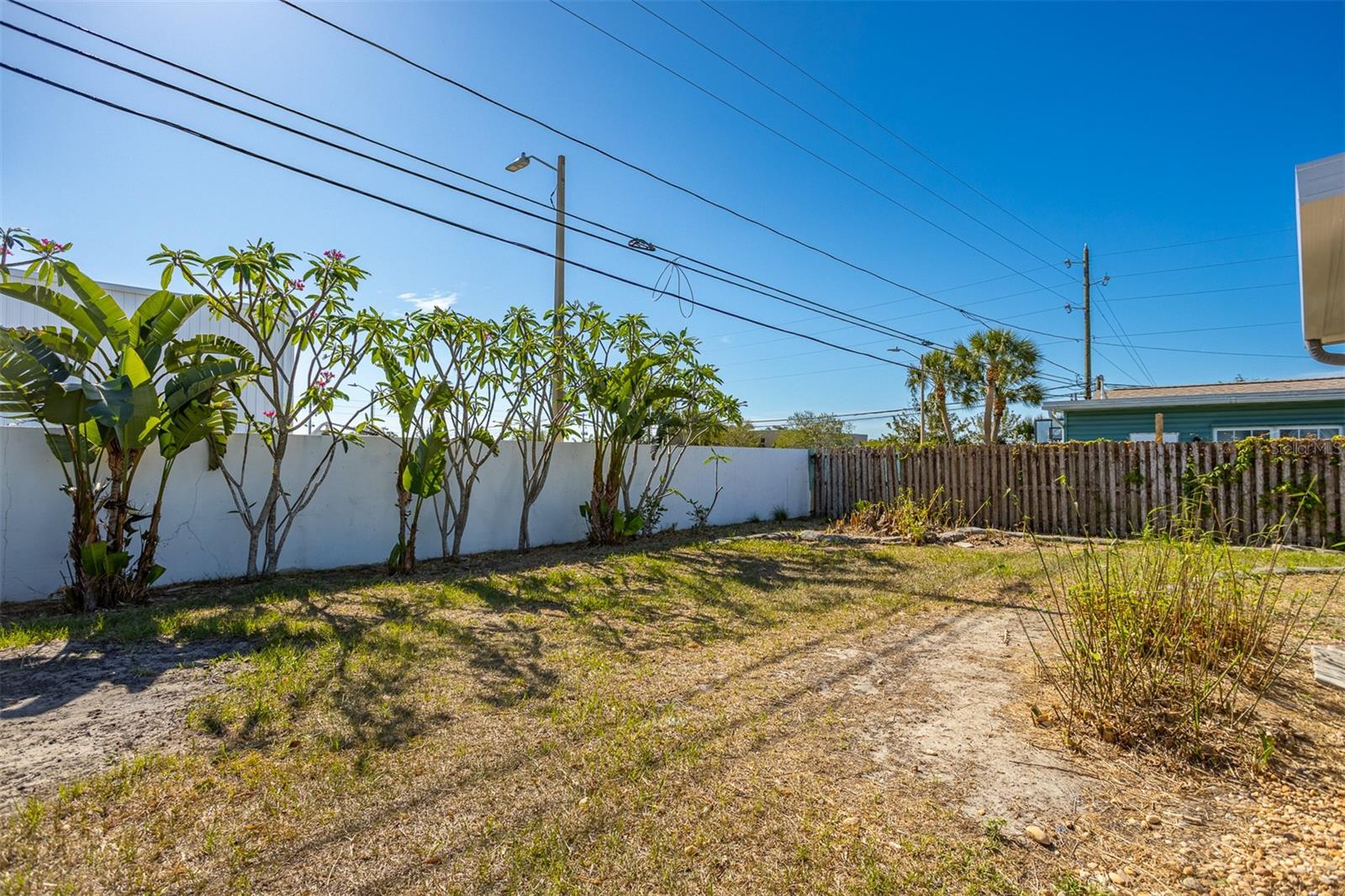 Image 23 of 25 For 9317 Crestview Street