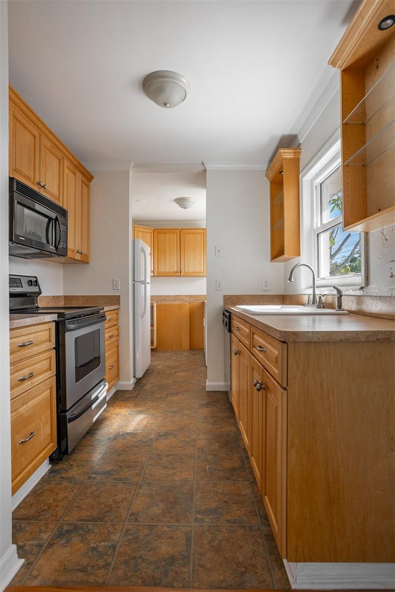 Image 7 of 25 For 9317 Crestview Street