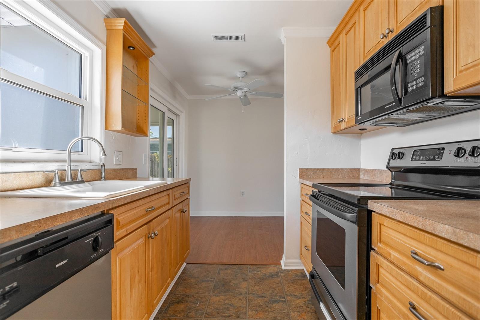 Image 8 of 25 For 9317 Crestview Street