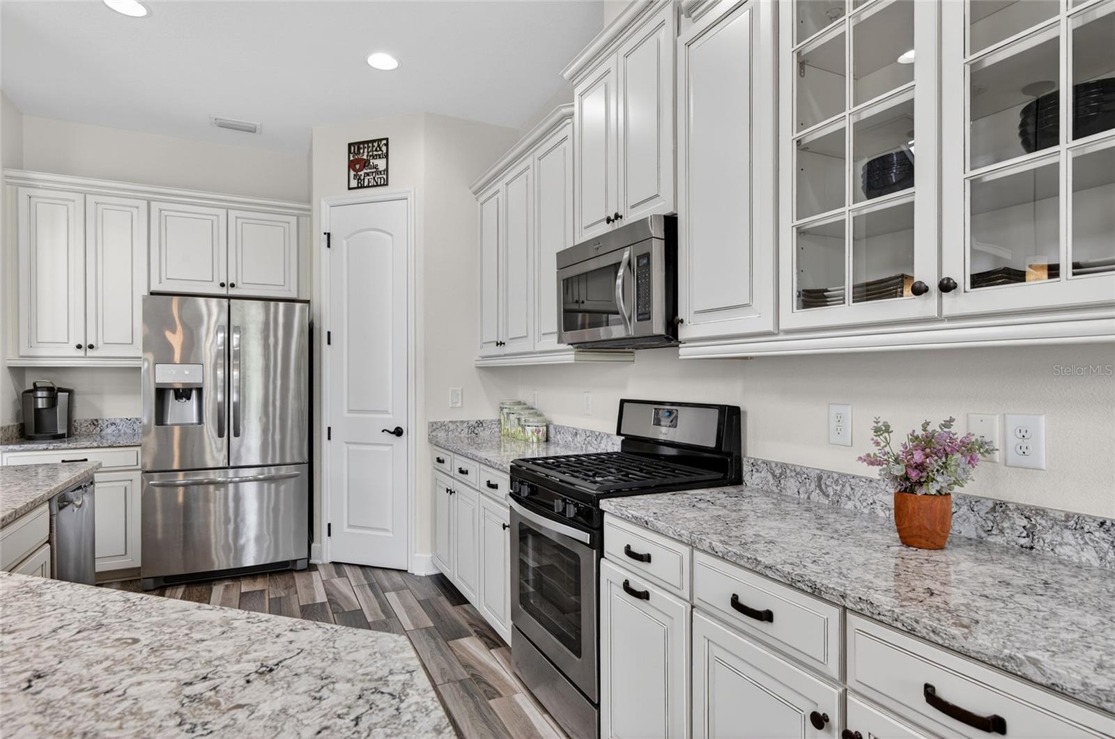 Image 20 of 71 For 2892 Riders Pass