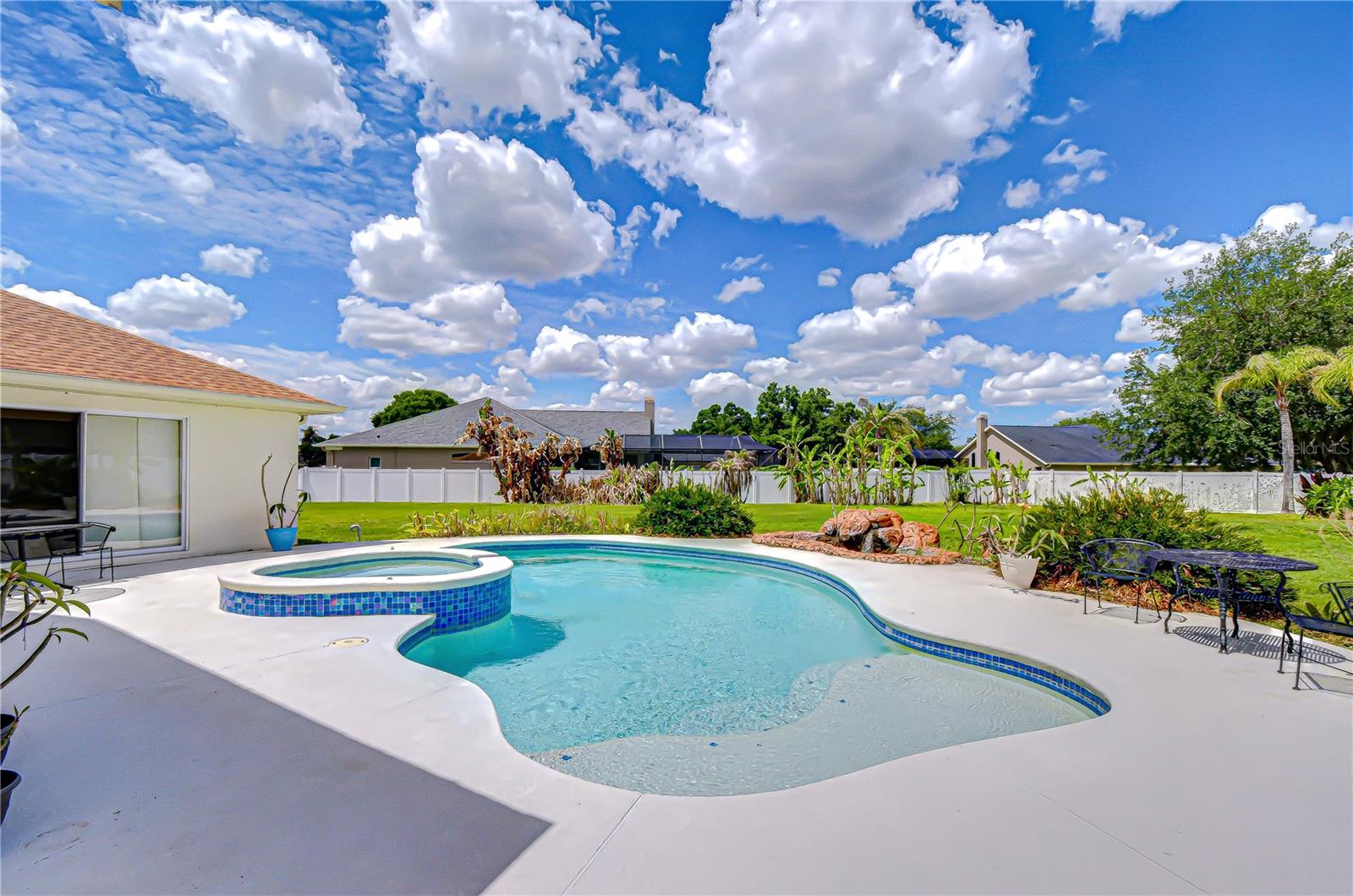 Image 4 of 40 For 2833 Mossy Timber Trail