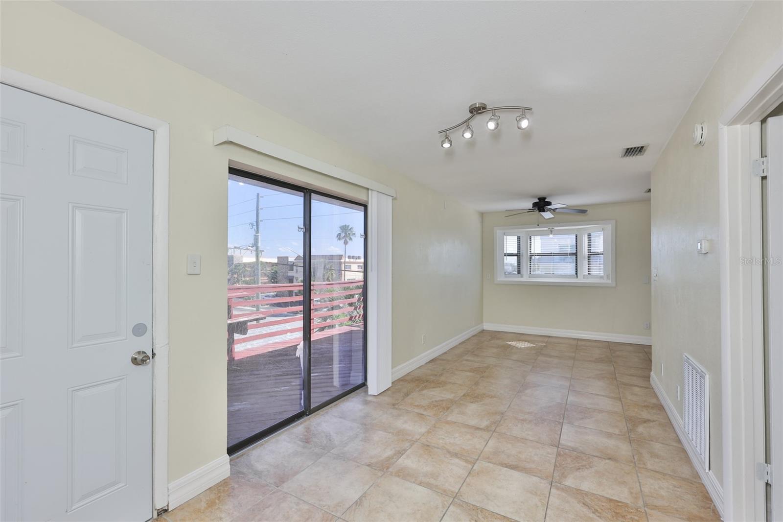 Image 10 of 41 For 10220 Gulf Boulevard 1