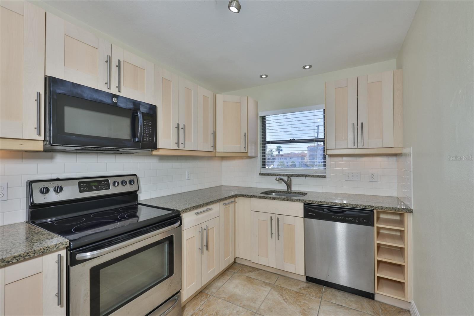Image 14 of 41 For 10220 Gulf Boulevard 1