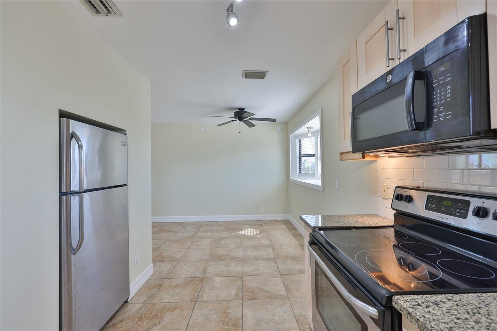 Image 15 of 41 For 10220 Gulf Boulevard 1