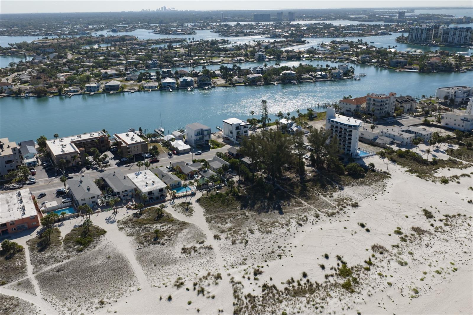 Image 36 of 41 For 10220 Gulf Boulevard 1