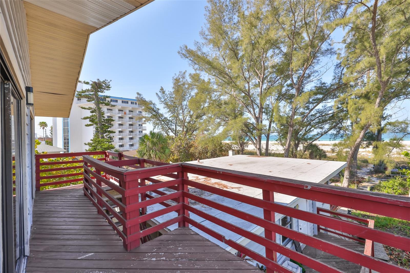 Image 7 of 41 For 10220 Gulf Boulevard 1