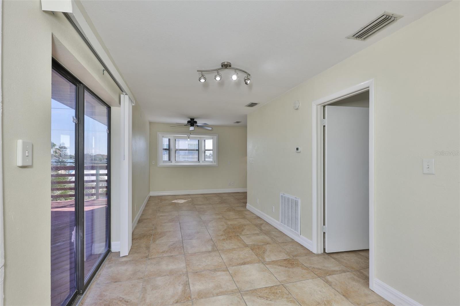 Image 9 of 41 For 10220 Gulf Boulevard 1