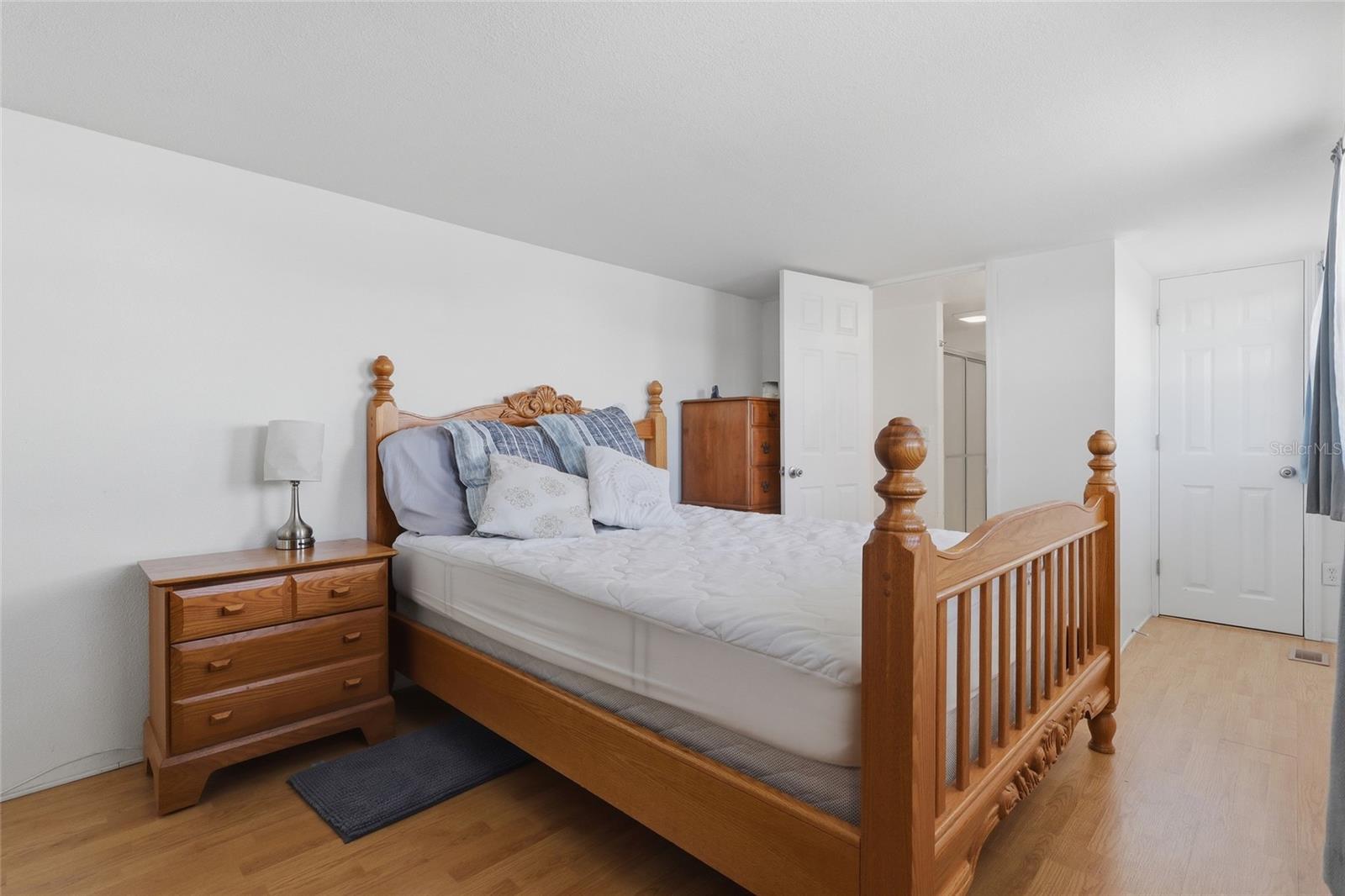 Image 16 of 31 For 5246 Amanda Street