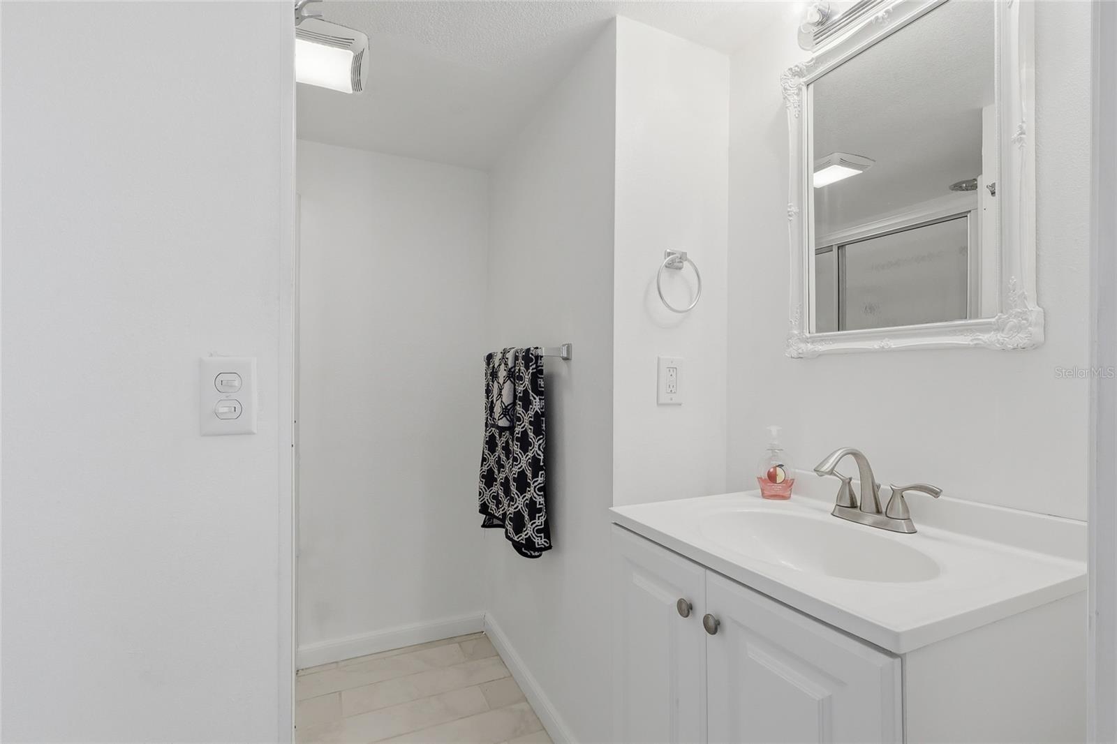 Image 19 of 31 For 5246 Amanda Street