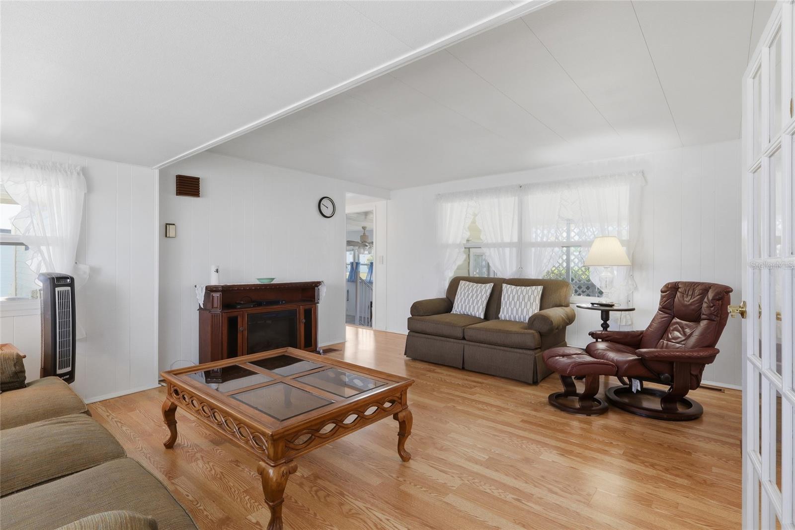 Image 20 of 31 For 5246 Amanda Street