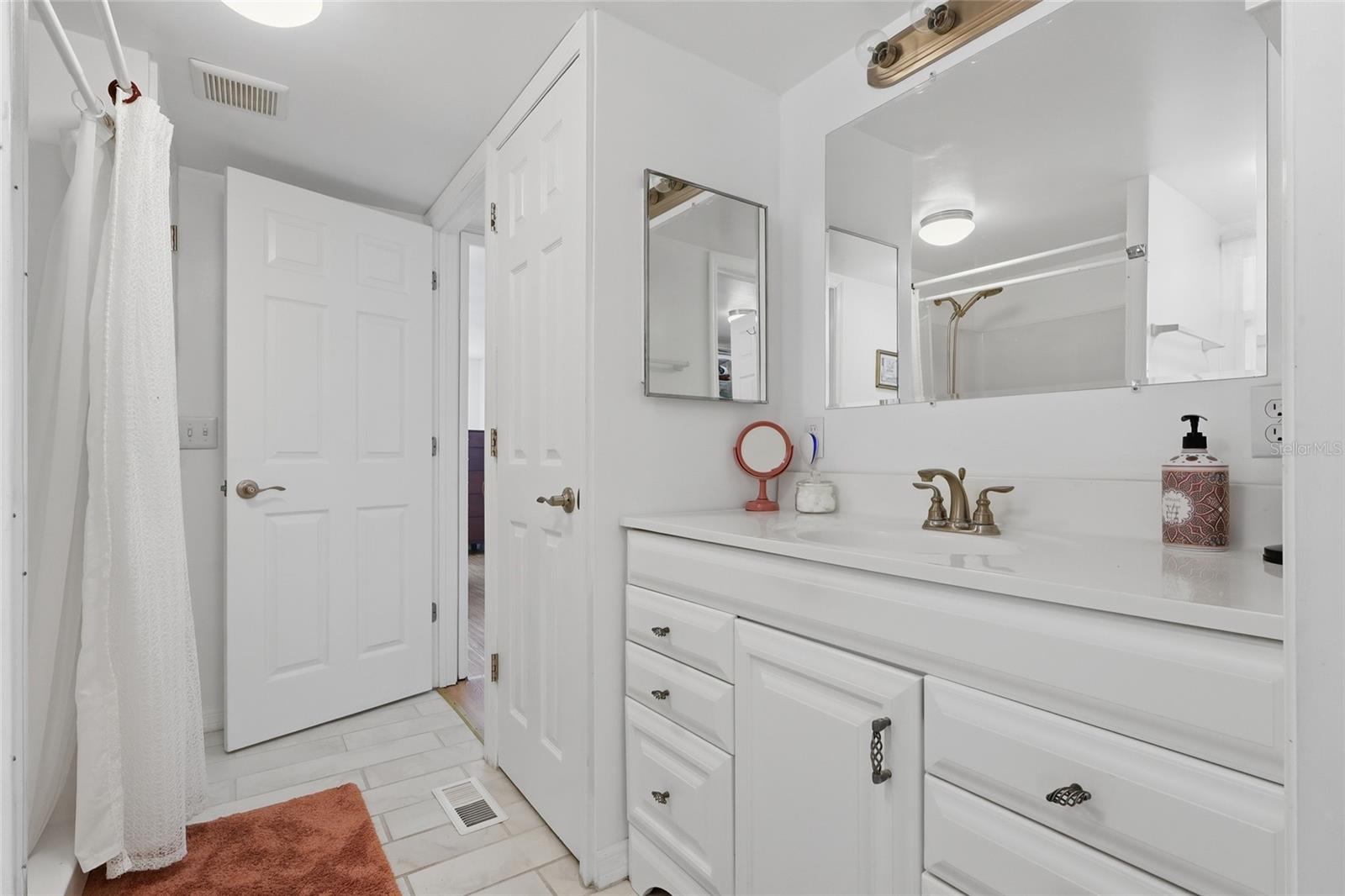 Image 25 of 31 For 5246 Amanda Street