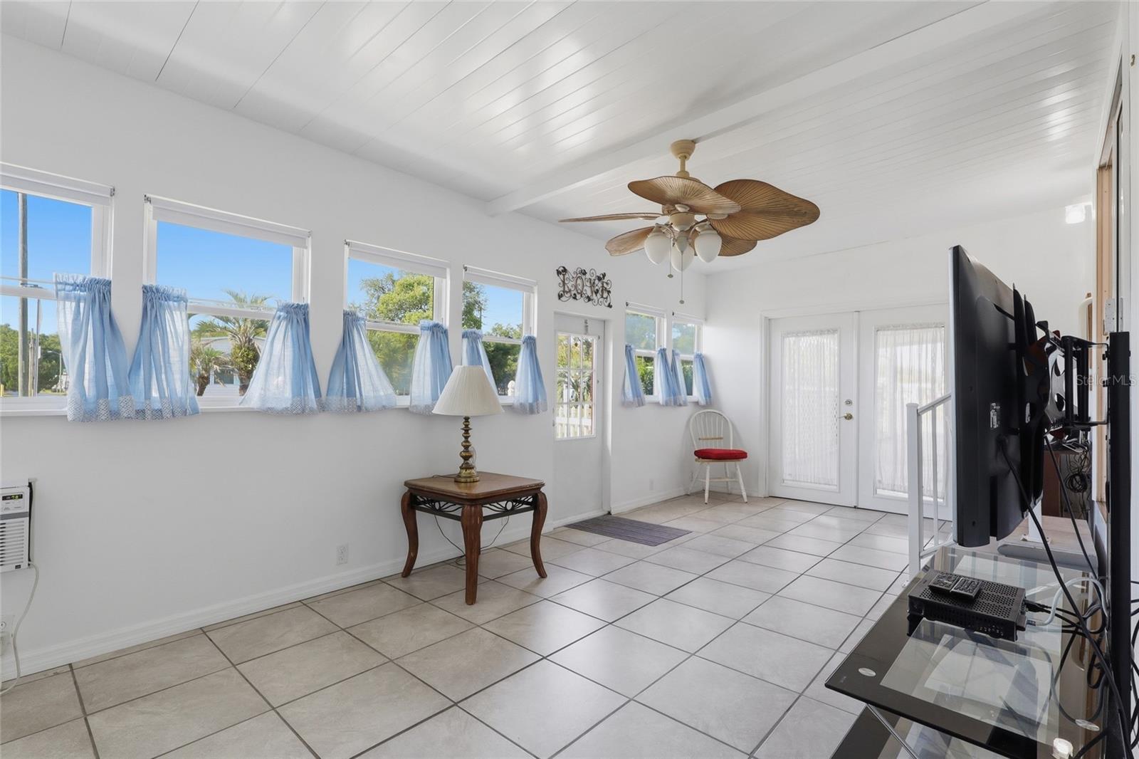 Image 4 of 31 For 5246 Amanda Street