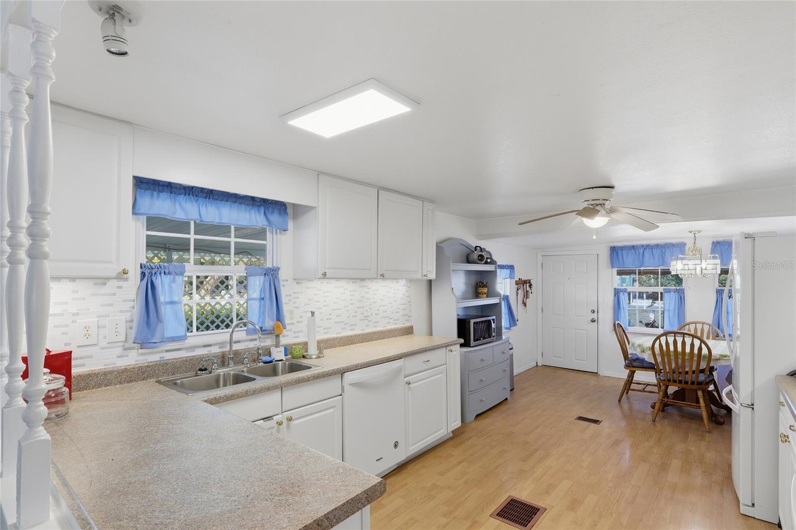 Image 8 of 31 For 5246 Amanda Street