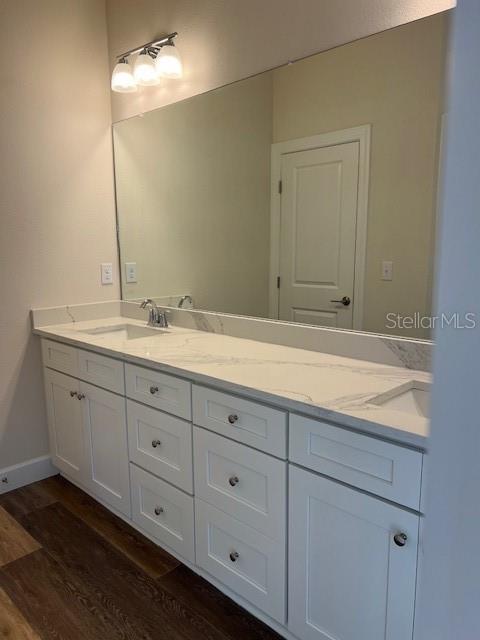 Listing photo id 15 for 5721 Desert Rose Place