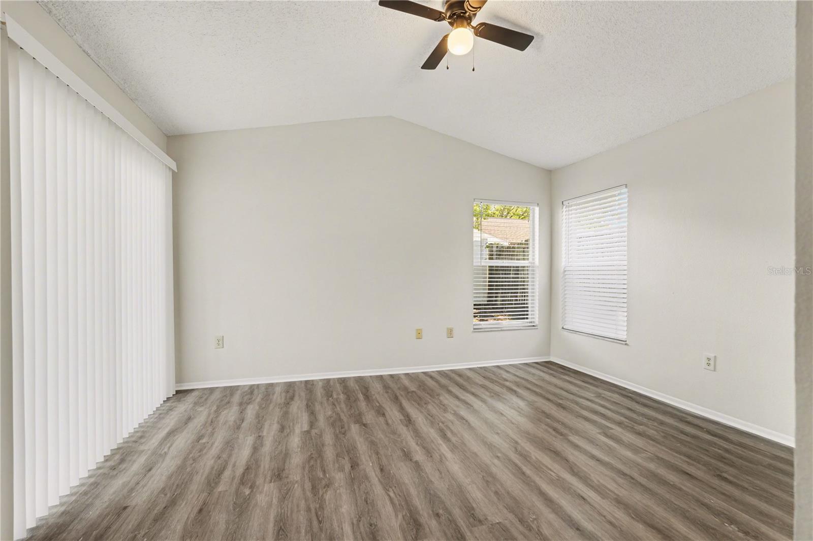 Image 5 of 16 For 13618 Laraway Drive