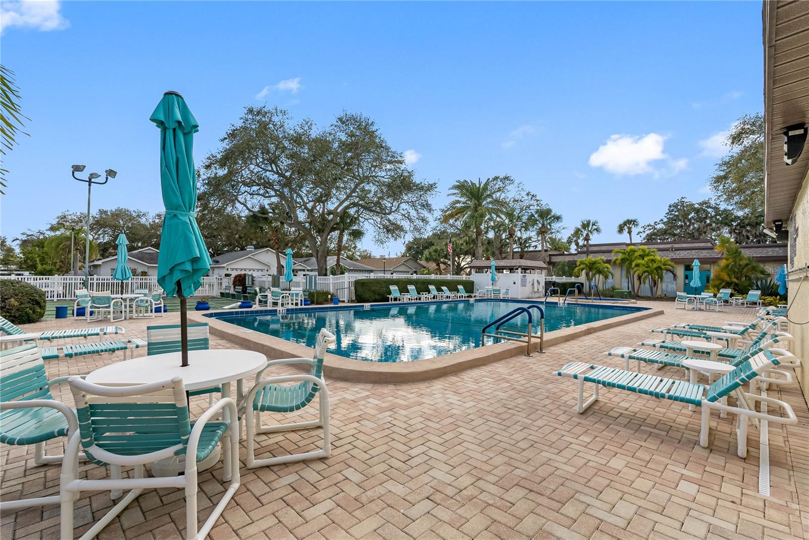 Image 21 of 31 For 11485 Oakhurst Road 312