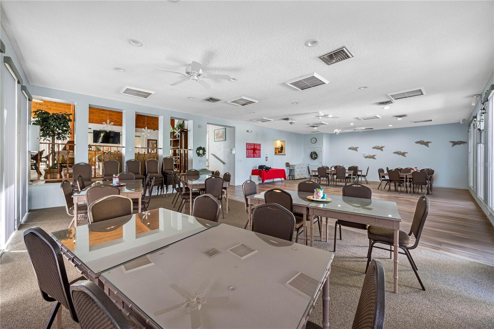 Image 26 of 31 For 11485 Oakhurst Road 312