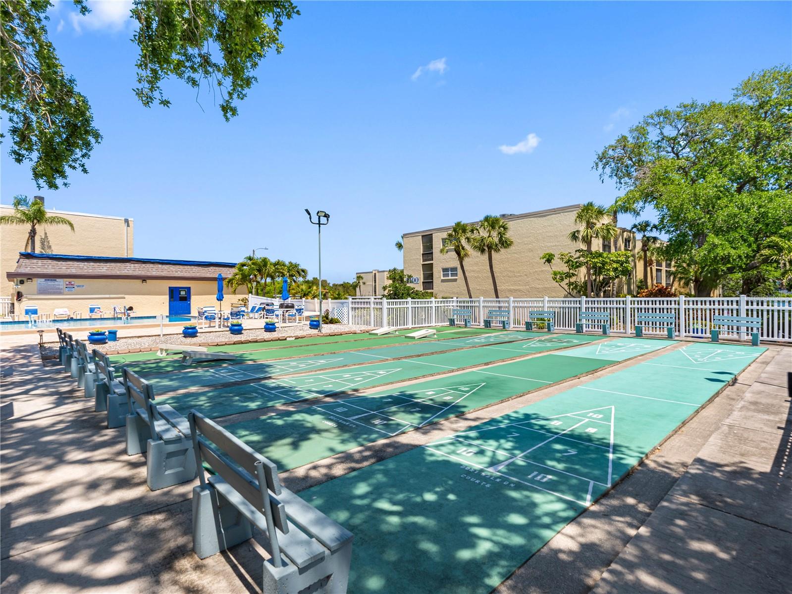 Image 29 of 31 For 11485 Oakhurst Road 312