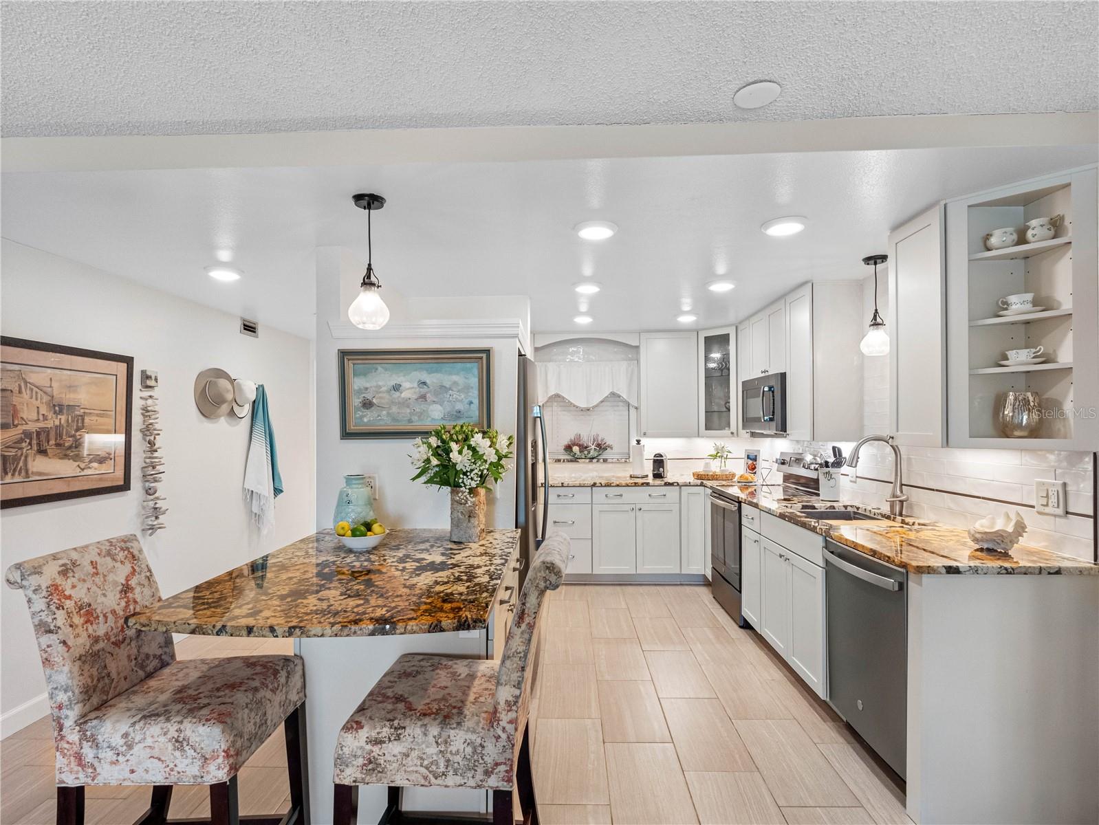 Image 5 of 31 For 11485 Oakhurst Road 312