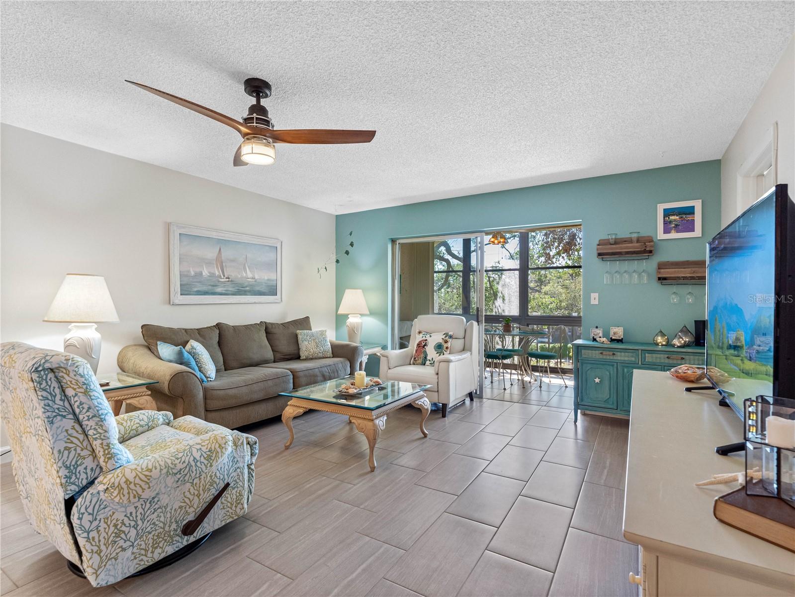 Image 8 of 31 For 11485 Oakhurst Road 312