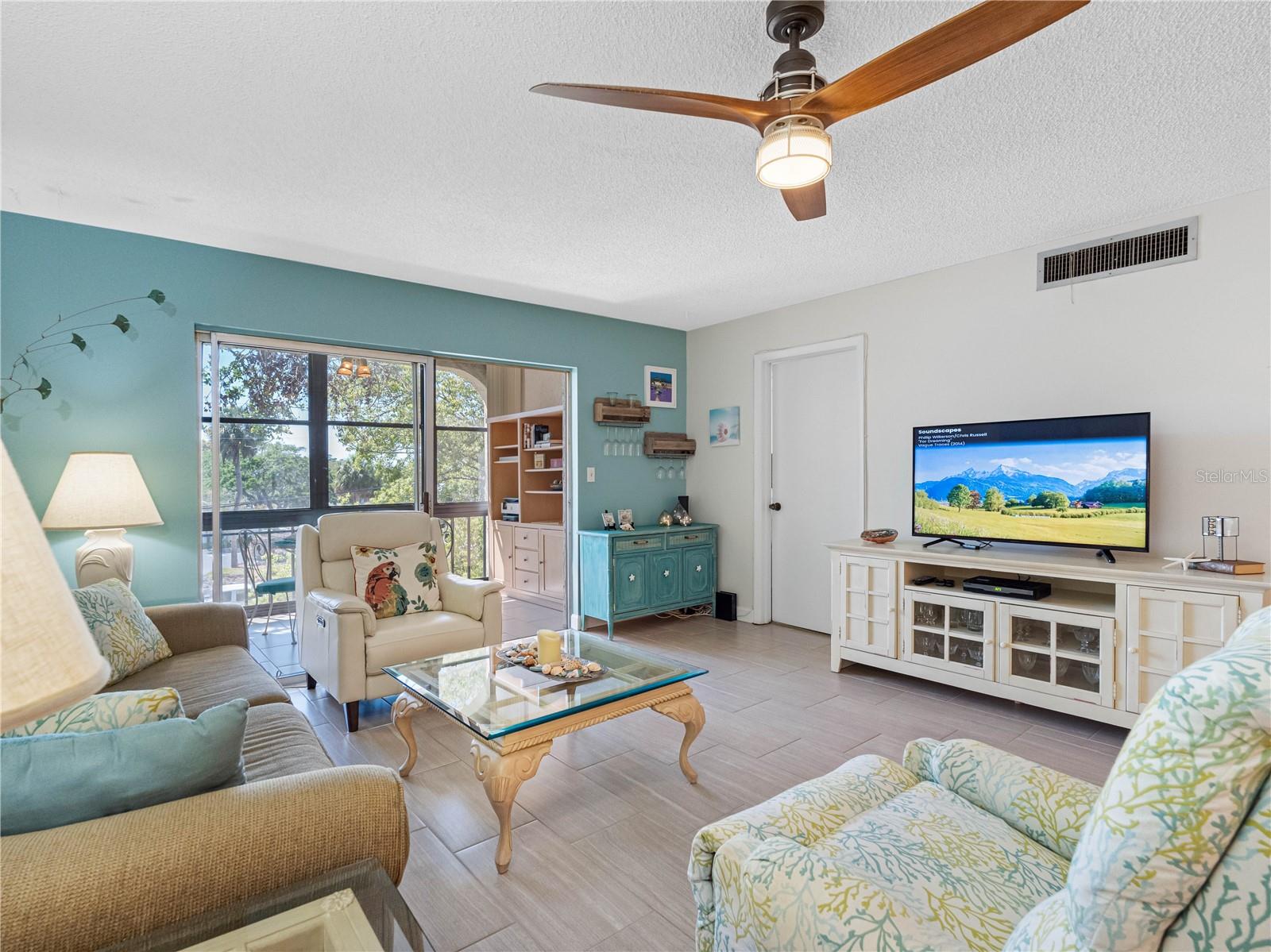 Image 9 of 31 For 11485 Oakhurst Road 312