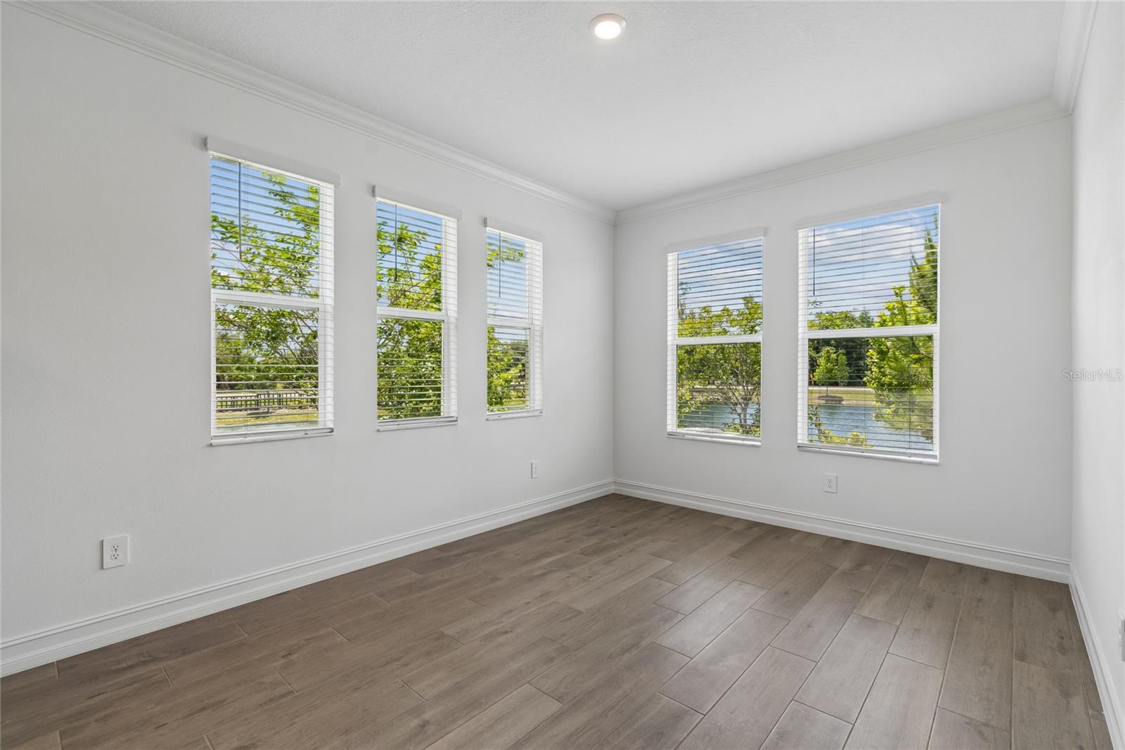 Image 17 of 53 For 18238 Pearl View Place