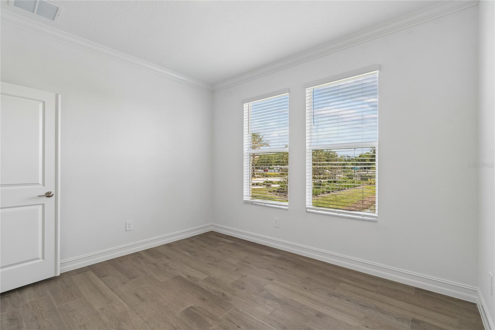 Image 31 of 53 For 18238 Pearl View Place
