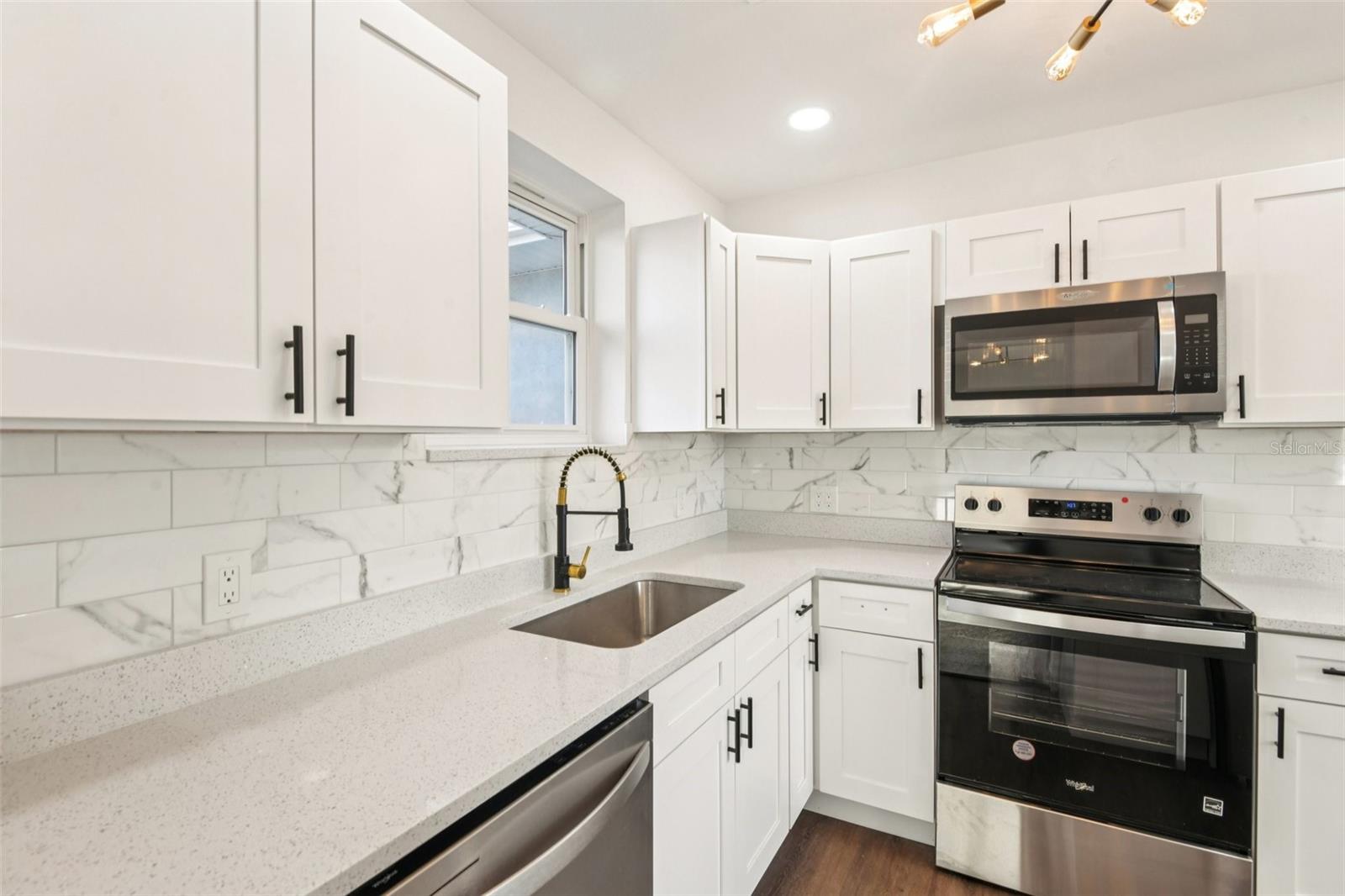 Image 12 of 25 For 410 Virginia Avenue