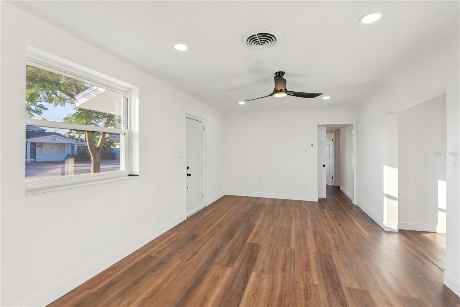 Image 5 of 25 For 410 Virginia Avenue