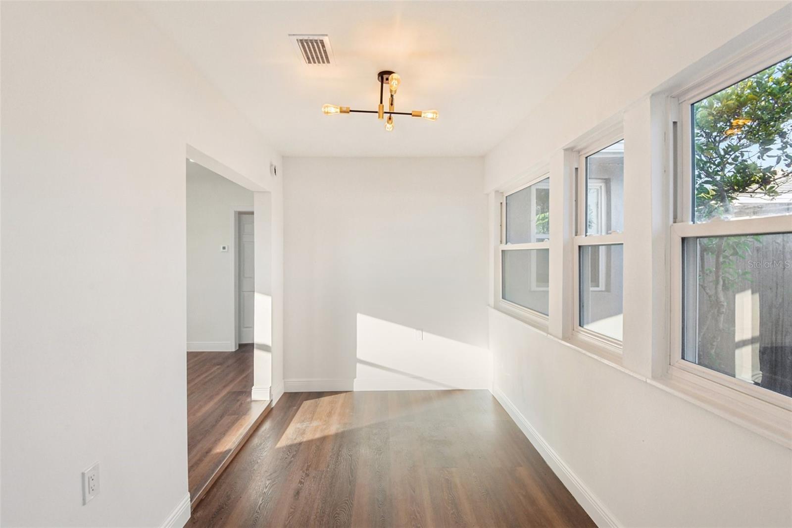 Image 8 of 25 For 410 Virginia Avenue