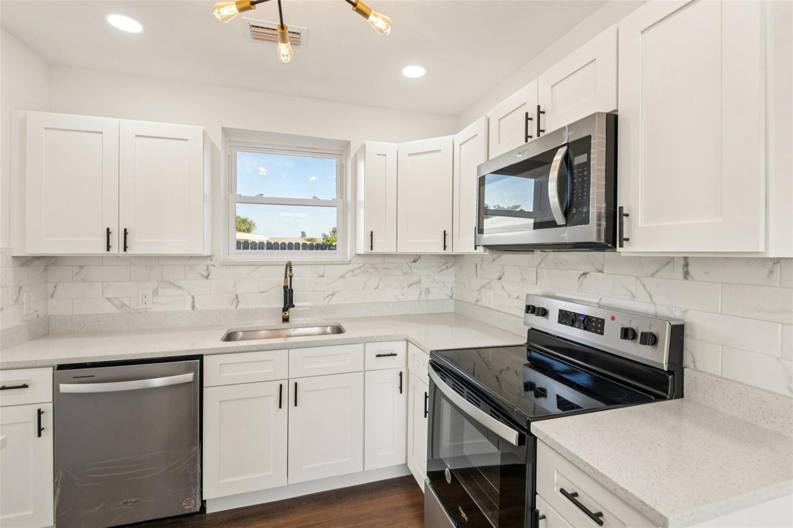 Image 9 of 25 For 410 Virginia Avenue