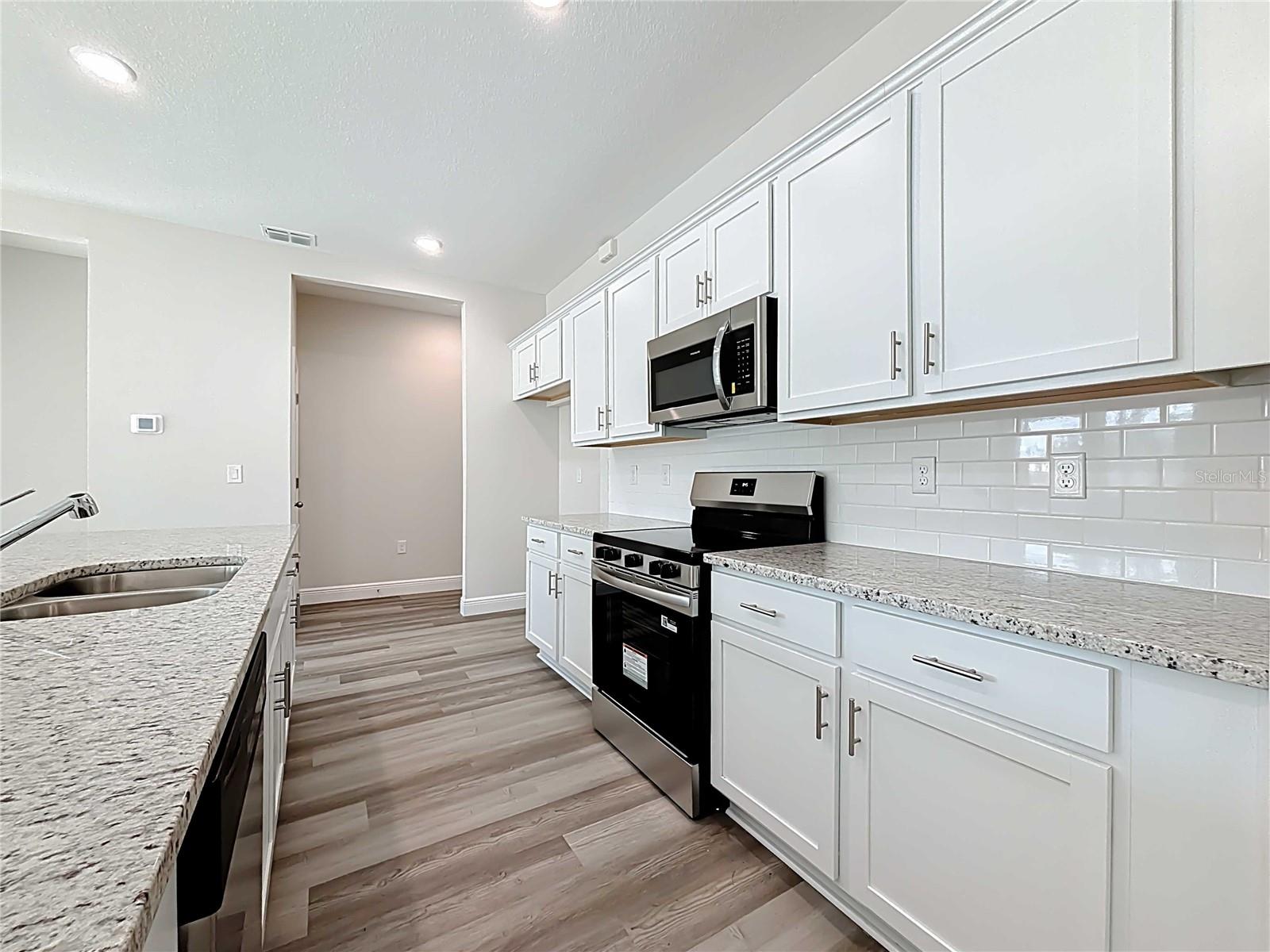 Image 19 of 46 For 2850 Escambia Circle