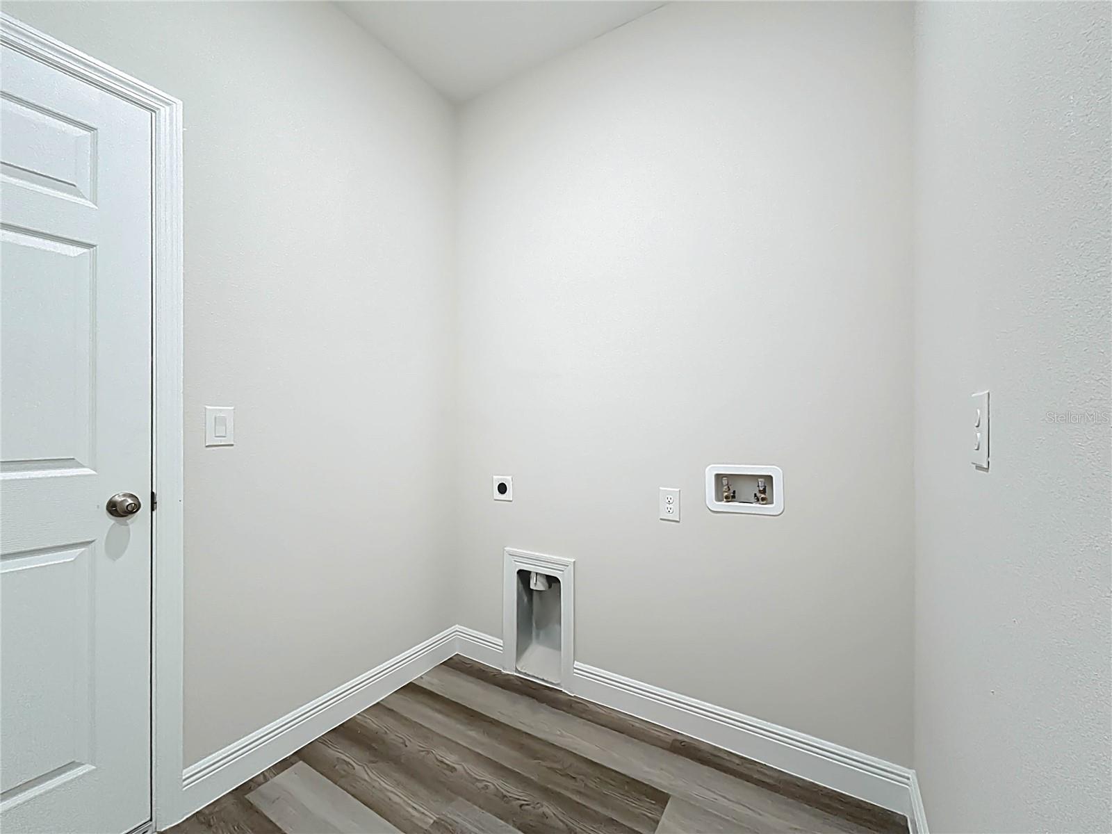 Image 43 of 46 For 2850 Escambia Circle
