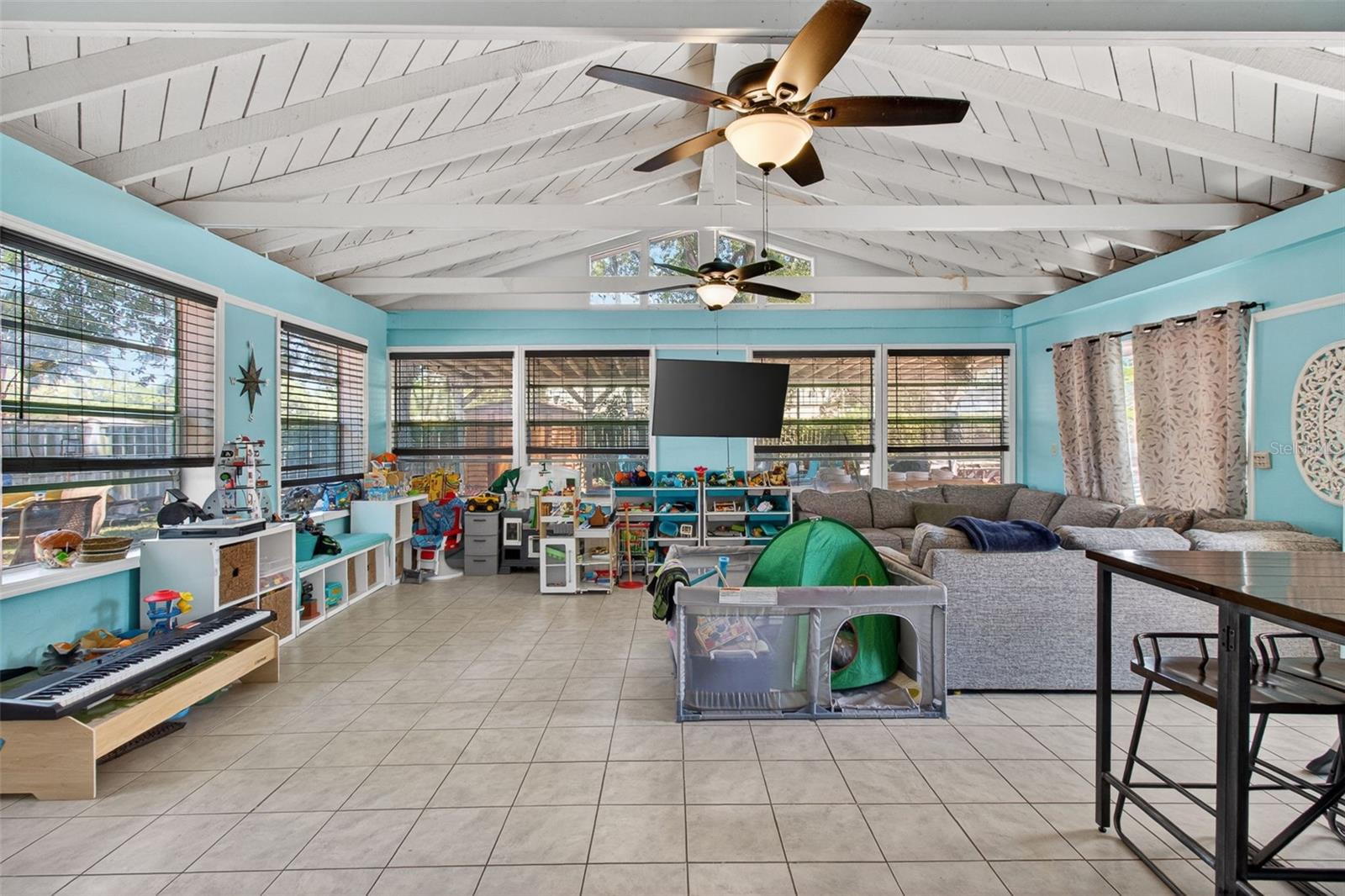 Image 20 of 44 For 2071 59th Street N